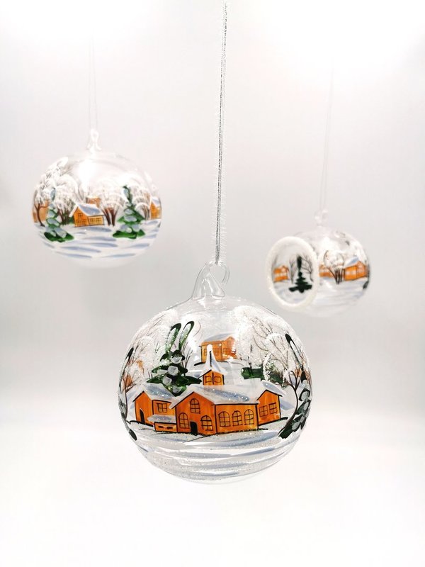 handgearbeitete Glaskugel, 15 cm, transparent,Winterlandschaft m. braunen Häusern