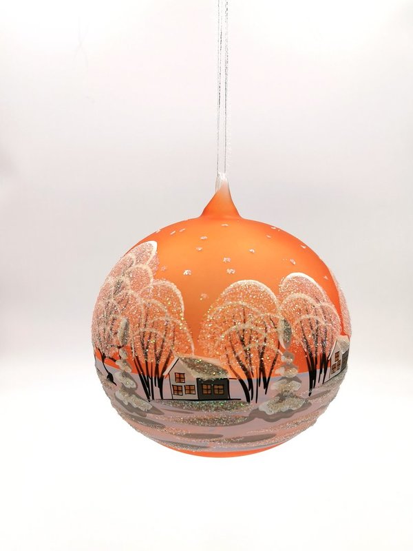 handgearbeitete Glaskugel, 15 cm, orange,Winterlandschaft m. weißen Häusern