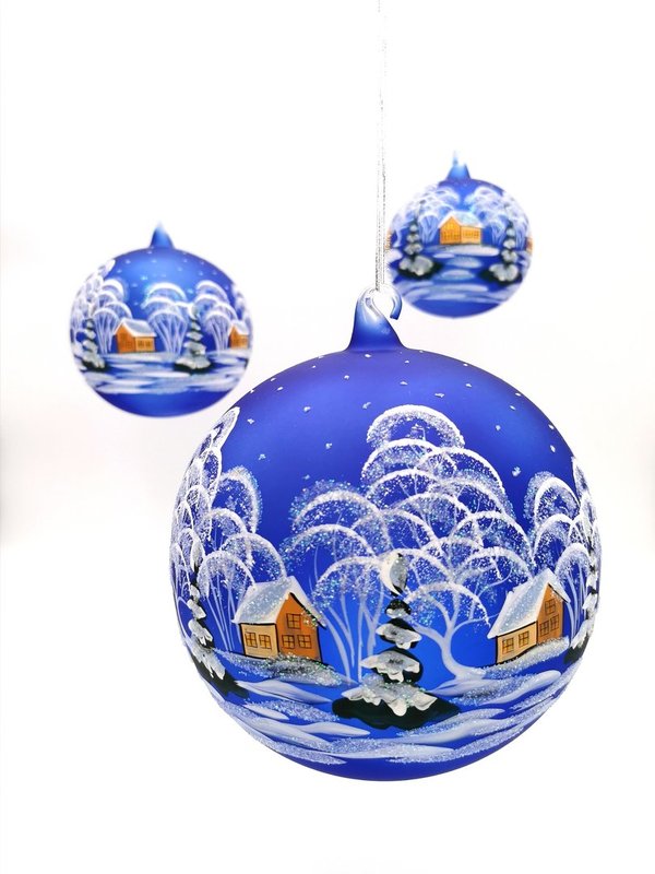 handgearbeitete Glaskugel, 12 cm, dunkelblau,Winterlandschaft m. braunen Häusern