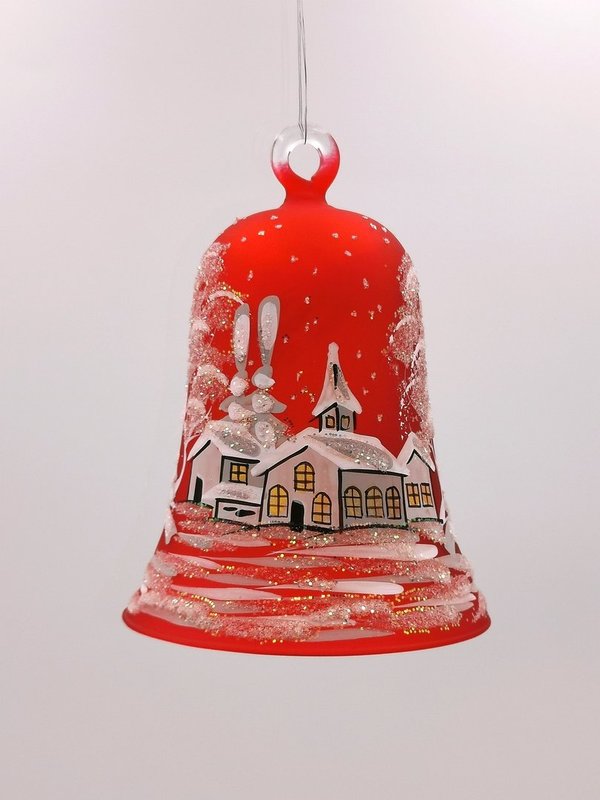Glocke handgearbeitet, 13x10 cm, rot, Motiv Winterlandschaft.