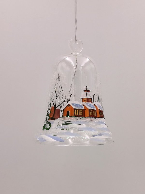 Glocke handgearbeitet, 13x10 cm, transparent, Motiv Winterlandschaft.